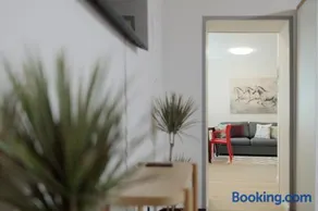 Colonel Suites & Apartments - Image 3
