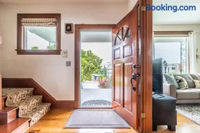Charming Capitol Hill Craftsman - Image 2