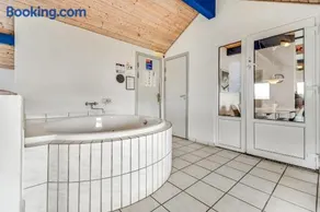 Holiday Home With Pool, Spa & Sauna Sj-942 - Image 2
