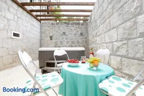 Stone Villa Rea - Image 1