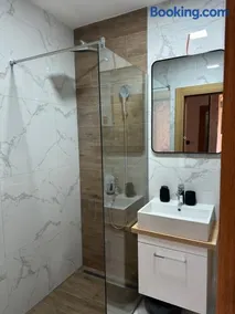 Apartment Grand 16 - Image 2