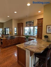 Waterfront Villa Deck, BBQ, Hot Tub, Sunsets - Image 5