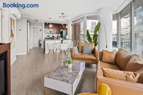 GardenView Modern Condo with Parking, Gym, Pool, AC - Image 3