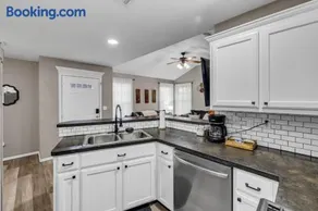 Spacious 3BR Home with KING Bed in Prime Location - Image 3