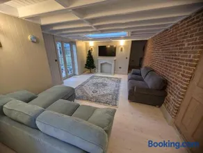 Rose Cottage, Luxury cottage, sleeps 16 - Image 5