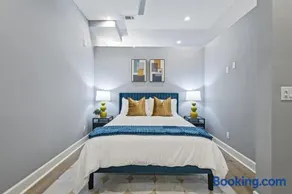 NEW 1BR with Games, Netflix, Pool, Gym and Rooftop - Image 3