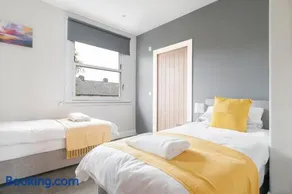 Dalkeith Three Bed Two Bath Apartment - Image 3