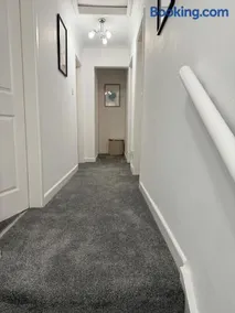 RF-Entire House-Central Scotland-Falkirk, Self-Check-in , Pet-friendly and with Parking - Image 3