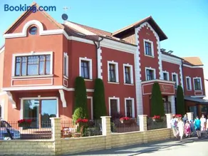 Sapphire Apartment - Image 3