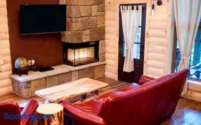 Treehouse #5 by Amish Country Lodging - Image 2