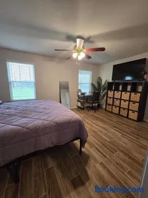 Peaceful Retreat Outside the City 3BED 2BATH - Image 2