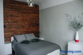 "Quiet Center" apartment, close to train station - Image 2