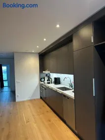 Luxury Apartment,close to city - Image 2