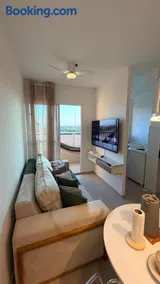 Apartamento Completo com Ar, Varanda e Mercado 24h - Image 1
