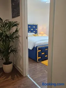 Mega1 Luxury Spacious 1Bedroom Apartment, Manchester - Image 3