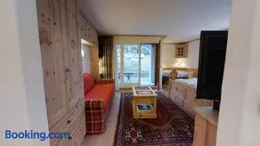 Suite Champfèr 205 - Image 1