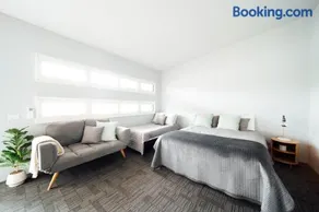 Lakeview Hideaway - Image 3