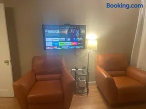 Private, Convenient & Cozy Stay Near Boston - Image 4