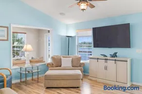 Waterfront St Johns River near springs with boat dock and water sports - Image 2