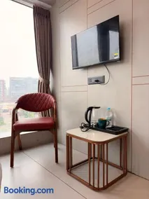 Hotel Luxe Rooms - Image 3