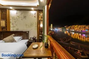 Miss Dong’s River View Homestay (Fenghuang Hongqiao Branch) - Image 2