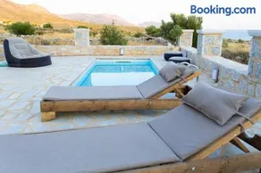 Vakontas Luxury Stay - Image 1