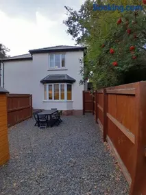 Entire house with gated parking - Image 4