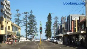 Accommodation Sydney Rockdale - 2 Bdr Pet Friendly Budget Apartment - Image 3