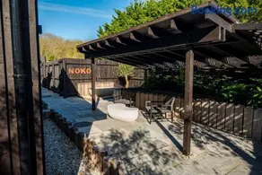 Noko Retreats Luxury Lakeside Retreat 10 with Outdoor Bath Suffolk Coast & Norfolk Broads - Image 2