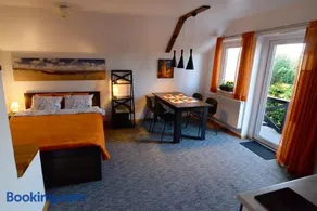 Apartment 5A - Image 3