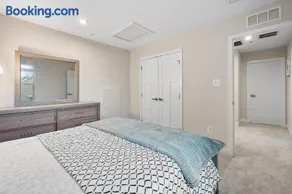 Private Room In A Modern Home - Image 5