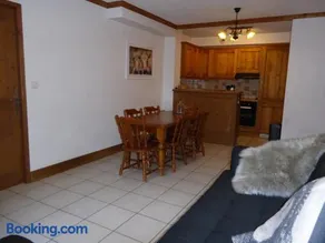 Appartement alpin avec balcon sud, proche Courchevel - FR-1-464-3 - Image 3