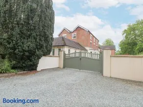 Rosehill Manor - Image 2