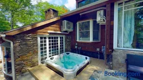 Cozy Riverfront Cottage - Pool, Hot Tub, 35 min NYC - Image 1