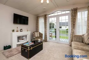 Stylish and cozy holiday home - Image 2