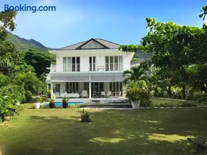 Villa Mimi Beachfront Beau Vallon - Image 1