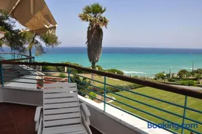 Yades elegant villa 2 minutes away from the beach - Image 1