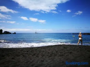 Volcano Beach Views & Wifi - Image 1