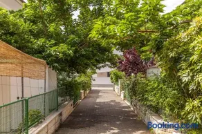 Weiträumiges Ferienhaus mit Garten, Terrasse und Grill | Strand in der Nähe - Image 1