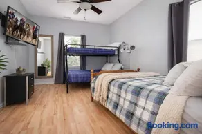 Spacious Family Retreat - Churchill Downs & Downtown - Image 2