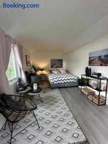 Koselig hytte i sjøkanten - Image 3