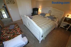 Please do NOT reserve This is a Duplicate Listing of this same property please beware - Image 3