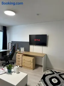 Chic and Relaxing Studio - Image 1