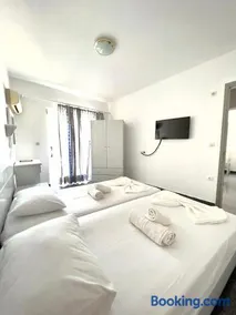 Atrium Apartment #1 - Image 3