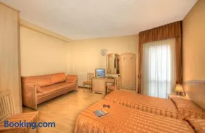 Hotel Residence Dei Fiori - Image 2