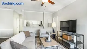 Landing Modern Apartment with Amazing Amenities (ID8796X21) - Image 1