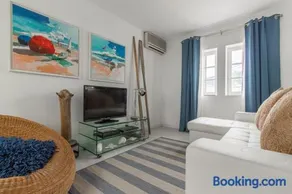 Beach And Mountain Apartment - Image 2