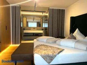 Charmant appartement avec sauna, jardin et terrasse | Vue jardin - Image 3
