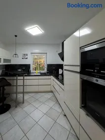 Ganzes Ferienhaus in Leipzig mit Garage und Fußbodenheizung - Image 2