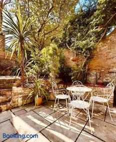The Garden Apartment - Image 2